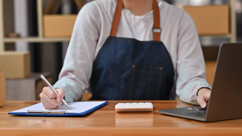 How to maintain company cash flow