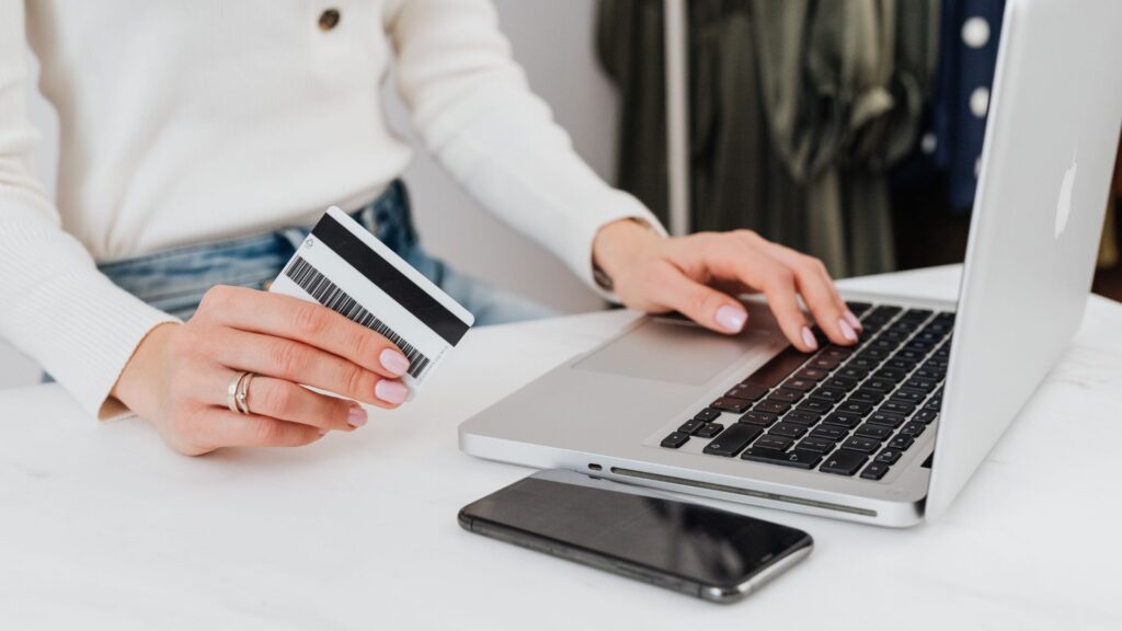 Rise Funding Business Finance Marketplace UK Ecommerce Report 2026: Consumer Spending Trends and SME Funding Needs